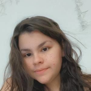 Meet your Posher, Claudia